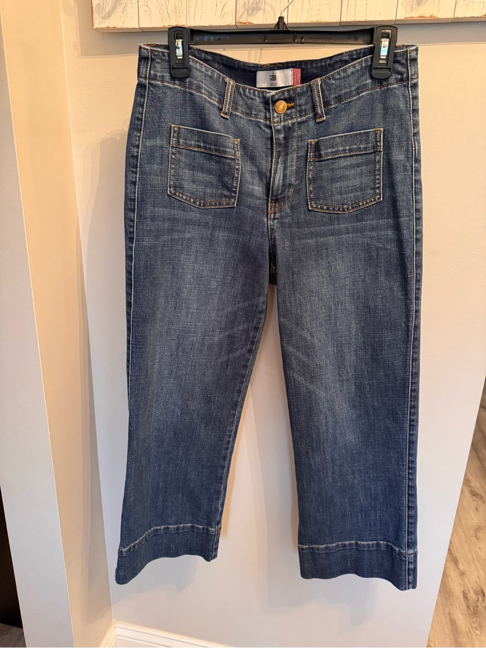 Cabi Carmel Crop Denim Jeans in Medium Blue Wash size 8